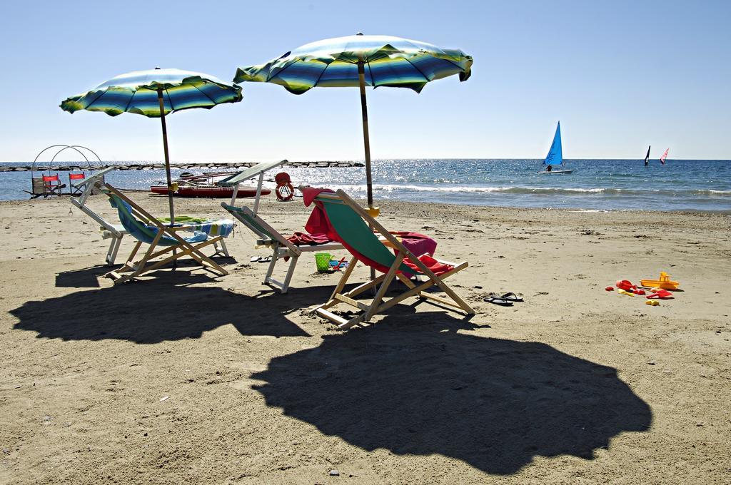 I Freschi Apartment San Bartolomeo Al Mare Luaran gambar