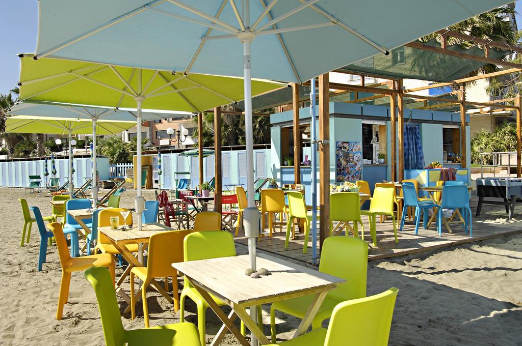 I Freschi Apartment San Bartolomeo Al Mare Luaran gambar